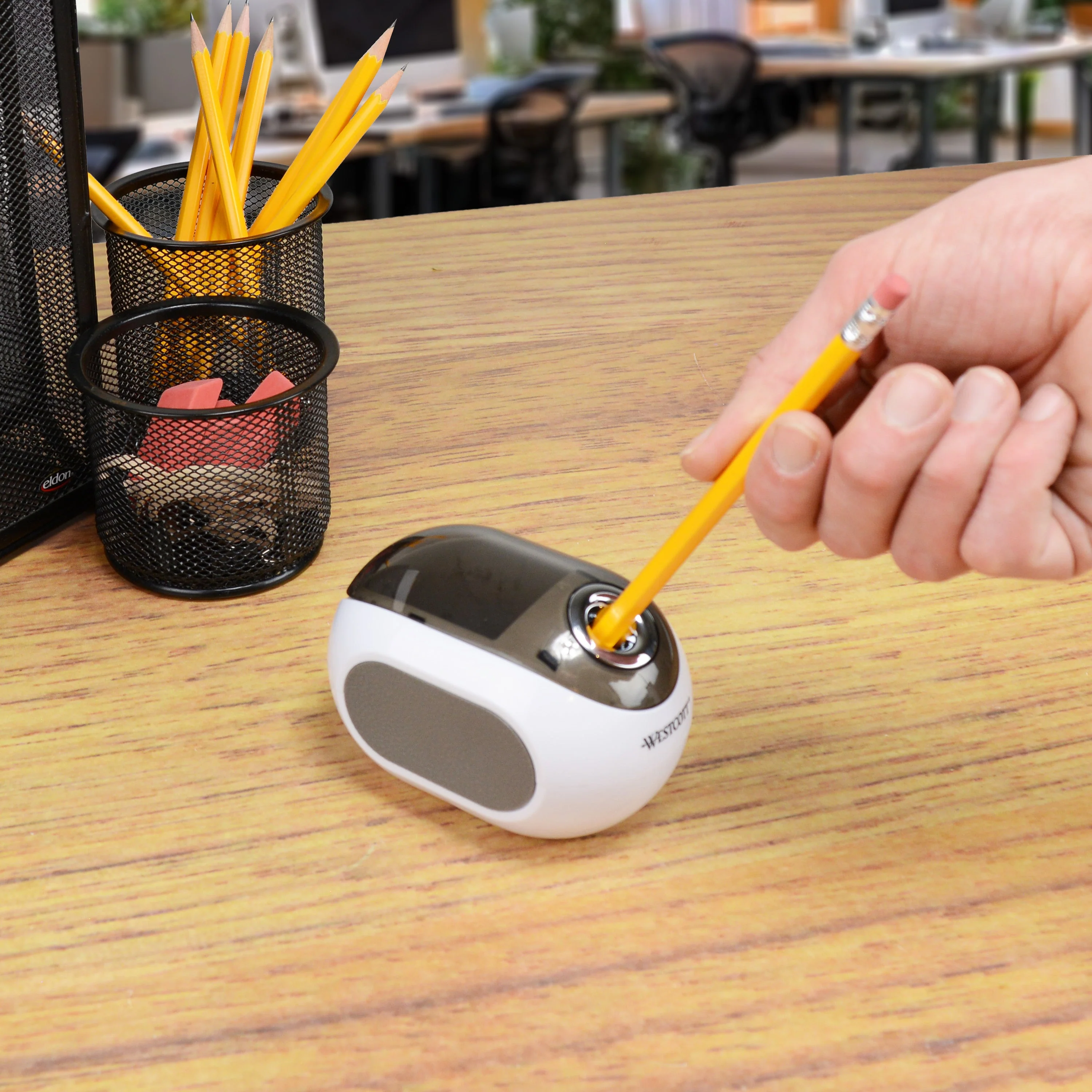 Westcott iPoint Dash Battery Pencil Sharpener, White (00948-PARENT) - Image 6